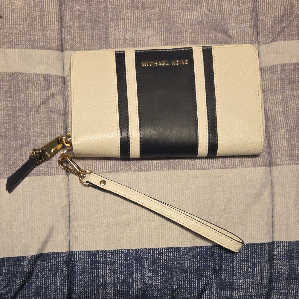 Michael Kors Black and Cream Wristlet